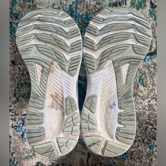 Mint Green ASICS Gel-Cayano 29 running shoes - Picture 2 of 6